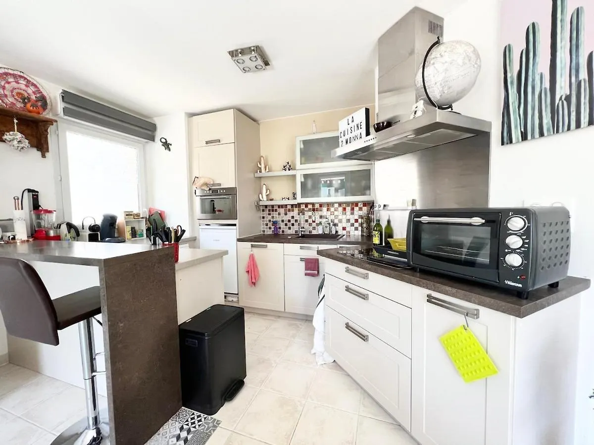 아파트 Chez Monna Confort , Residence Avec Piscine 라시오타