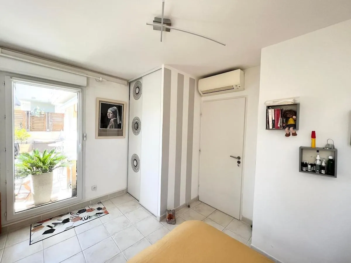 Chez Monna Confort , Residence Avec Piscine 라시오타 0*,