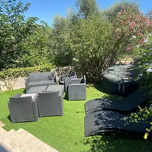 Appartement Superbe Avec Jardin & Jacuzzi - En Face De La, La Ciotat